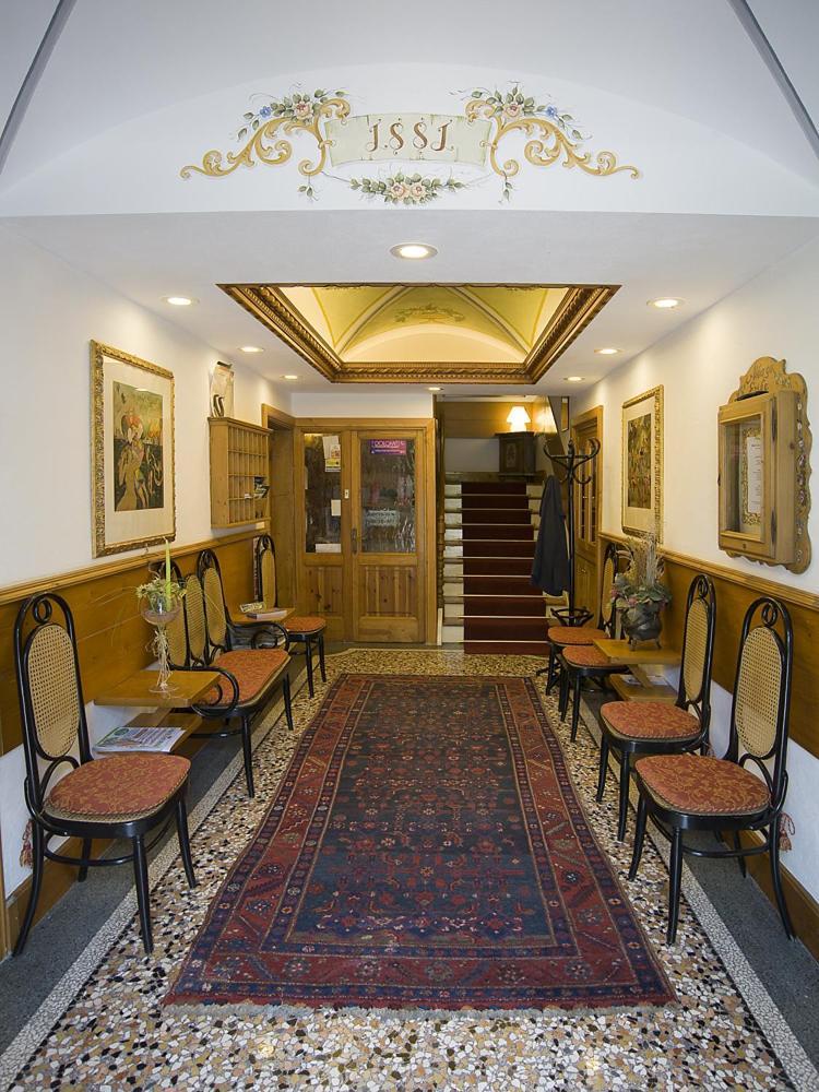 Hotel Erika Auronzo di Cadore Exterior photo